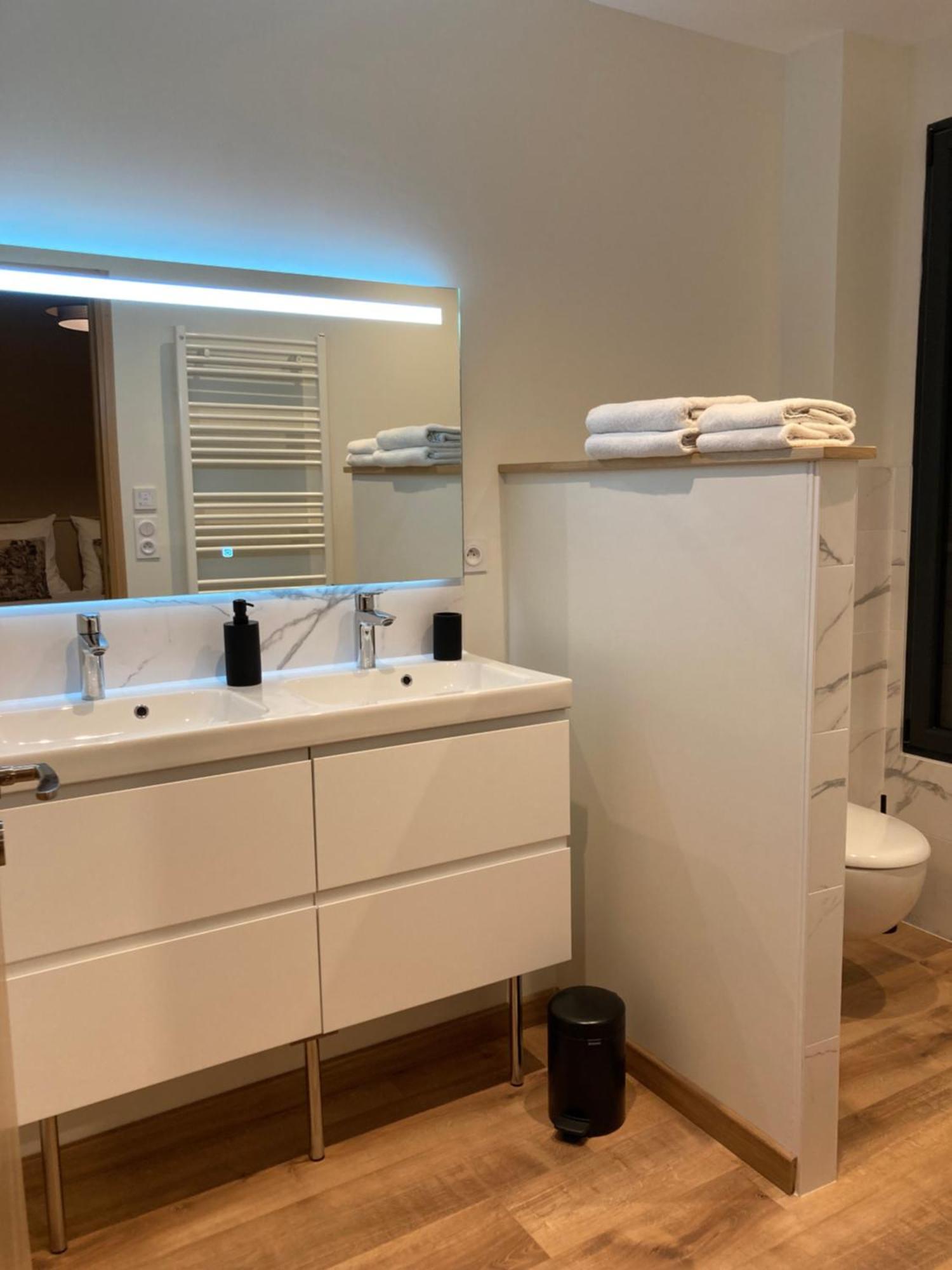 Le 51 Bis Villa Chateauroux Luaran gambar